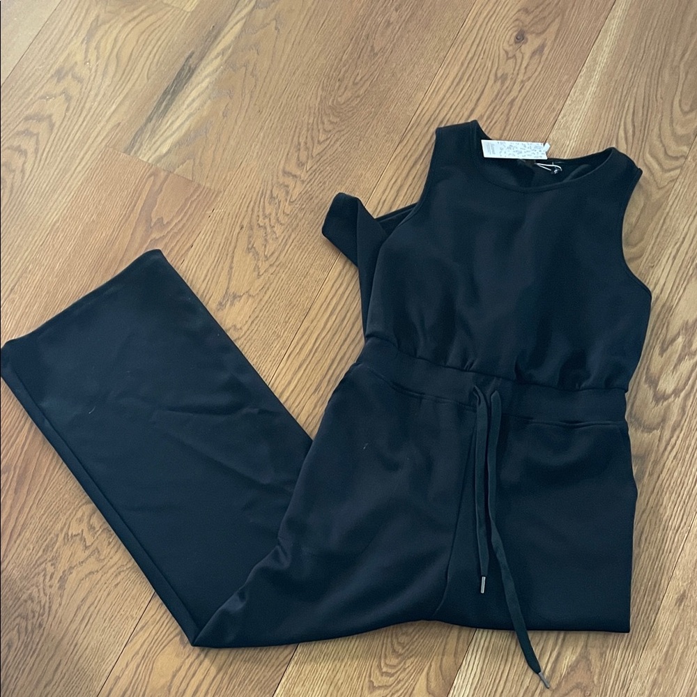 Chic Black Sleeveless Jumpsuit
